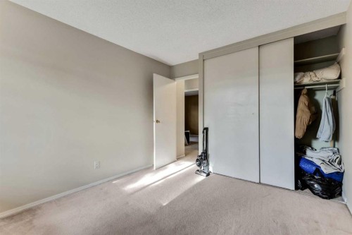 34B-231 Heritage Drive Se, Calgary, AB - Indoor Photo Showing Other Room
