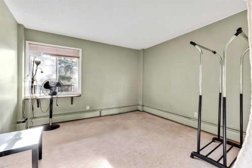 34B-231 Heritage Drive Se, Calgary, AB - Indoor Photo Showing Other Room