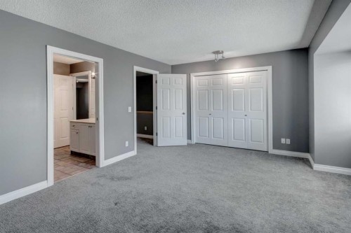 378 Regal Park Ne, Calgary, AB - Indoor