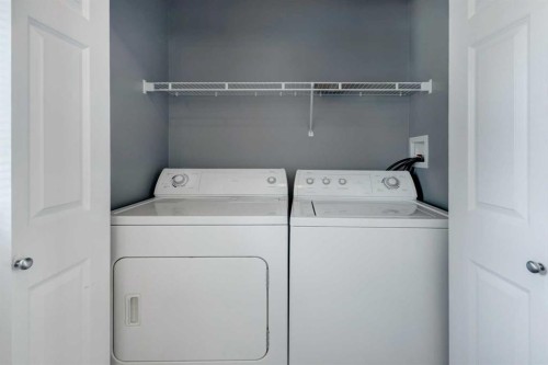 378 Regal Park Ne, Calgary, AB - Indoor Photo Showing Laundry Room