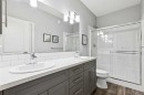 57 Crestridge Bay Sw, Calgary, AB  - Indoor Photo Showing Bathroom 
