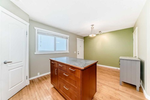 28-800 Bowcroft Place, Cochrane, AB - Indoor