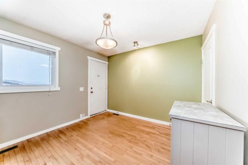 28-800 Bowcroft Place, Cochrane, AB - Indoor Photo Showing Other Room