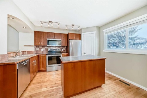 28-800 Bowcroft Place  Cochrane, AB T4C 1B9