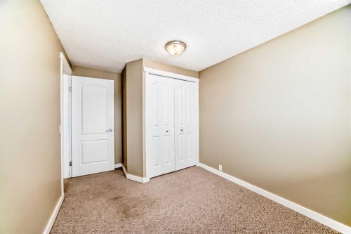 28-800 Bowcroft Place, Cochrane, AB - Indoor Photo Showing Other Room
