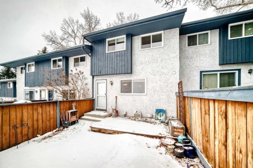 28-800 Bowcroft Place, Cochrane, AB - Outdoor With Exterior