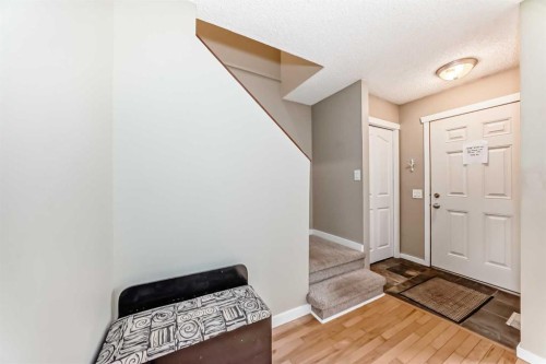 28-800 Bowcroft Place, Cochrane, AB - Indoor Photo Showing Other Room