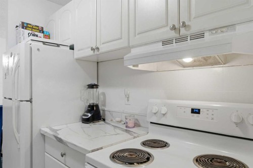 492-8948 Elbow Drive Sw, Calgary, AB - Indoor