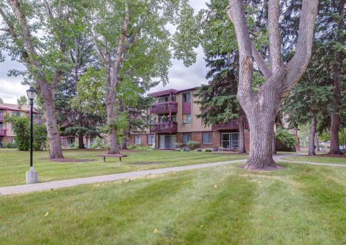 492-8948 Elbow Drive Sw, Calgary, AB - Outdoor With Balcony