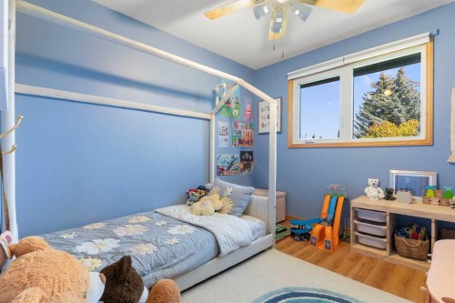 9308 26 Street Sw, Calgary, AB - Indoor Photo Showing Bedroom