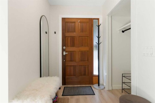 9308 26 Street Sw, Calgary, AB - Indoor Photo Showing Other Room