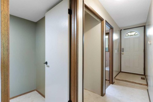 9308 26 Street Sw, Calgary, AB - Indoor Photo Showing Other Room