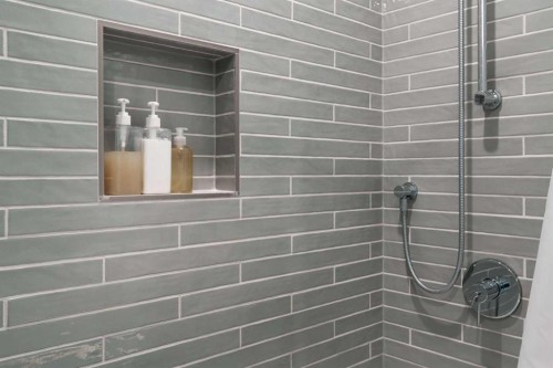 1571 Windsor Street Nw, Calgary, AB - Indoor Photo Showing Other Room