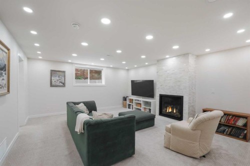 1571 Windsor Street Nw, Calgary, AB - Indoor