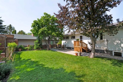 1571 Windsor Street Nw, Calgary, AB - Outdoor