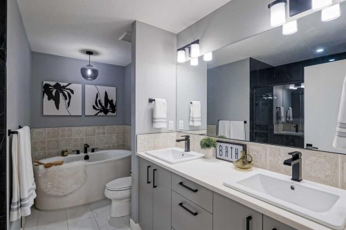 957 West Lakeview Drive, Chestermere, AB - Indoor Photo Showing Bathroom