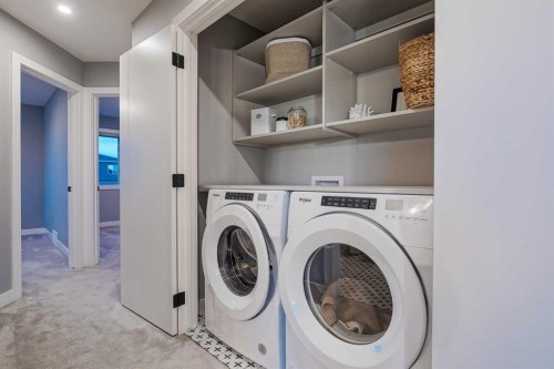 957 West Lakeview Drive, Chestermere, AB - Indoor Photo Showing Laundry Room