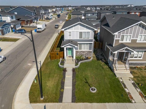 957 West Lakeview Drive, Chestermere, AB - Outdoor With Facade
