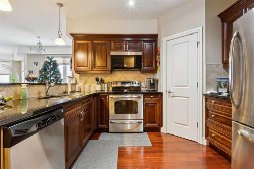 2308-2330 Fish Creek Boulevard Sw, Calgary, AB - Indoor Photo Showing Kitchen