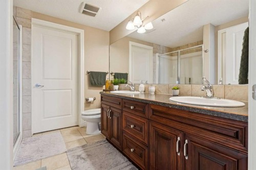 2308-2330 Fish Creek Boulevard Sw, Calgary, AB - Indoor Photo Showing Bathroom