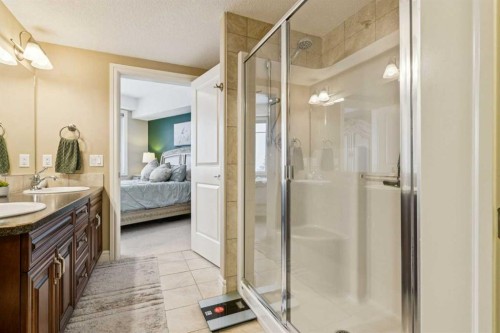 2308-2330 Fish Creek Boulevard Sw, Calgary, AB - Indoor Photo Showing Bathroom