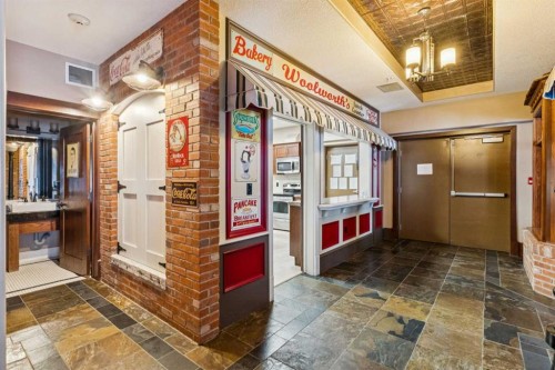 2308-2330 Fish Creek Boulevard Sw, Calgary, AB - Indoor Photo Showing Other Room