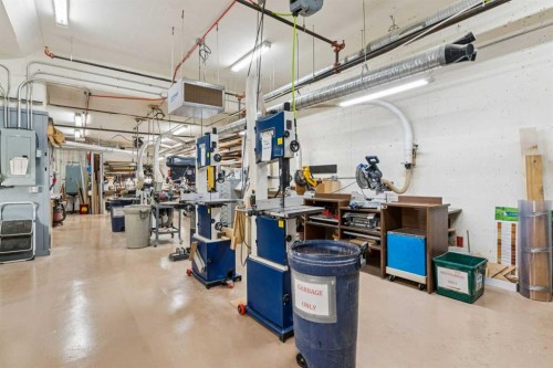 2308-2330 Fish Creek Boulevard Sw, Calgary, AB - Indoor Photo Showing Other Room