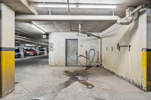 2308-2330 Fish Creek Boulevard Sw, Calgary, AB - Indoor Photo Showing Garage