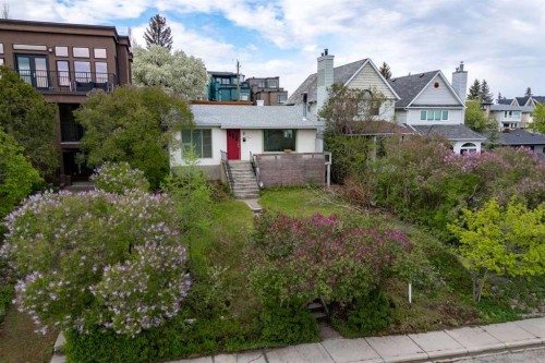 2006 30 Avenue Sw, Calgary, AB - Outdoor With Facade