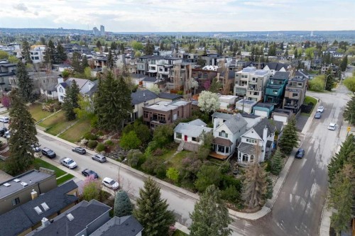 2006 30 Avenue Sw, Calgary, AB - Outdoor With View