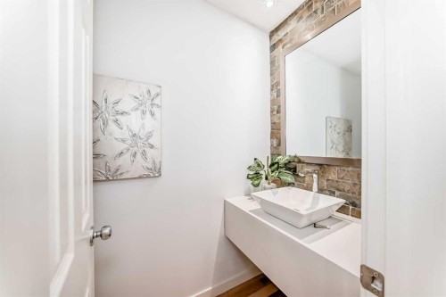 117 Chapalina Close Se, Calgary, AB - Indoor Photo Showing Bathroom