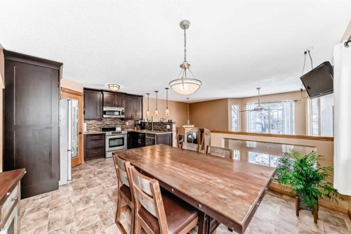 203 Hidden Spring Green Nw, Calgary, AB - Indoor