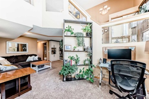203 Hidden Spring Green Nw, Calgary, AB - Indoor