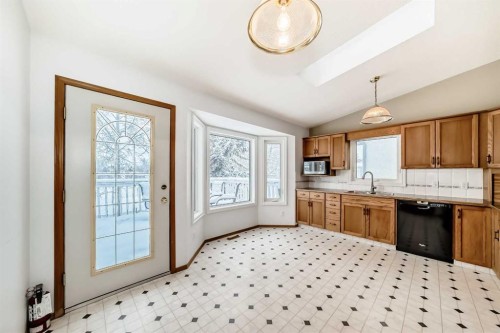 189 Balsam Crescent, Olds, AB - Indoor Photo Showing Kitchen