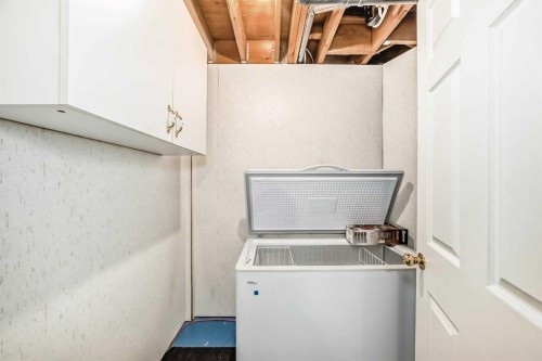 189 Balsam Crescent, Olds, AB - Indoor Photo Showing Laundry Room