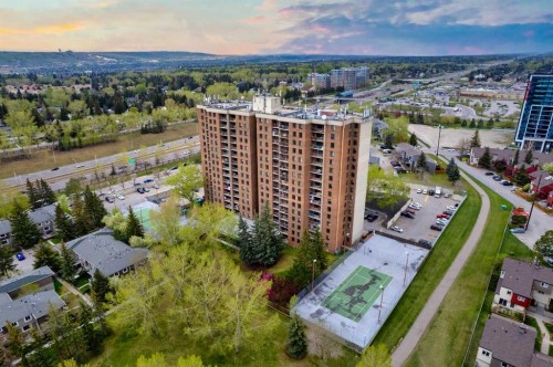 208-4944 Dalton Drive Nw, Calgary, AB - Outdoor With View