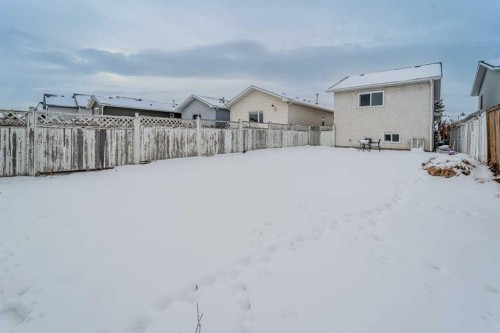 79 Martinview Crescent Ne, Calgary, AB - Outdoor
