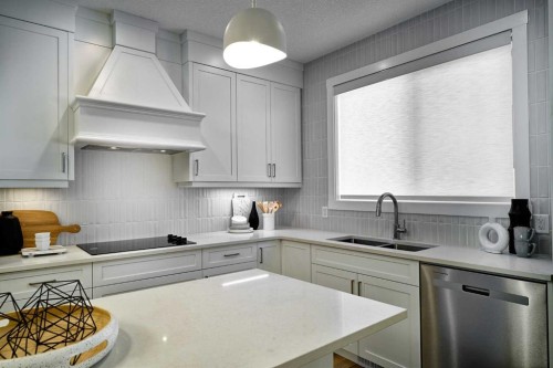 15353 1 Street Nw, Calgary, AB - Indoor Photo Showing Kitchen With Double Sink With Upgraded Kitchen