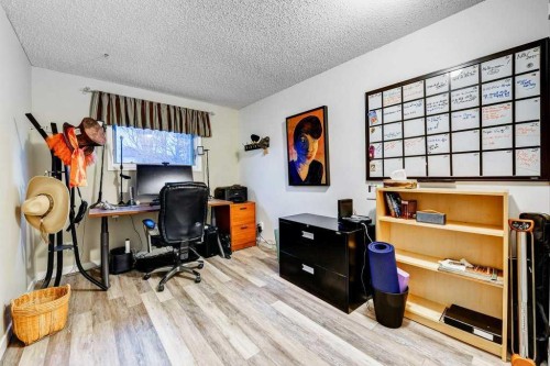 28 Hawktree Circle Nw, Calgary, AB - Indoor