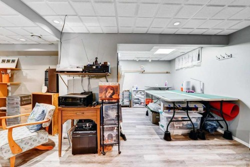 28 Hawktree Circle Nw, Calgary, AB - Indoor Photo Showing Other Room