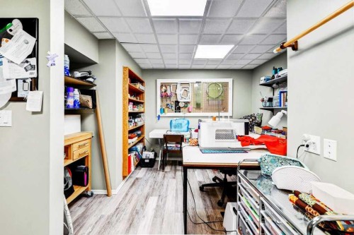 28 Hawktree Circle Nw, Calgary, AB - Indoor