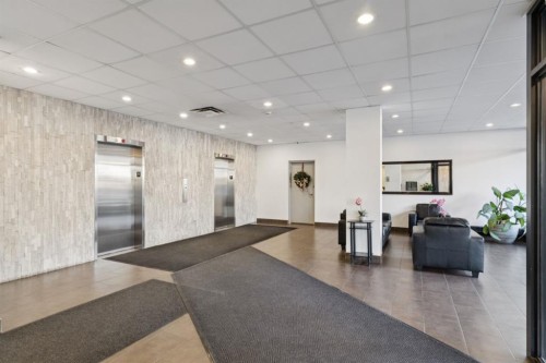 313-339 13 Avenue Sw, Calgary, AB - Indoor Photo Showing Other Room