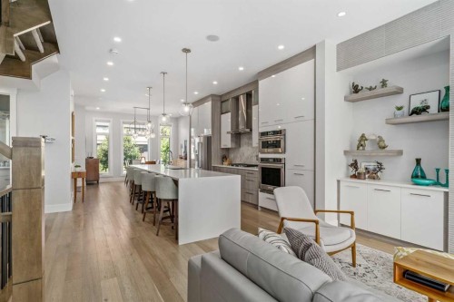 2432 32 Street Sw, Calgary, AB - Indoor Photo Showing Kitchen With Upgraded Kitchen