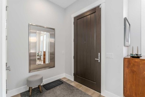 2432 32 Street Sw, Calgary, AB - Indoor Photo Showing Other Room