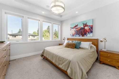 2432 32 Street Sw, Calgary, AB - Indoor Photo Showing Bedroom
