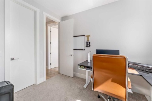 2432 32 Street Sw, Calgary, AB - Indoor Photo Showing Office