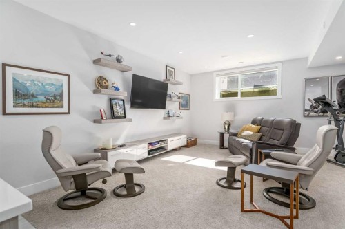 2432 32 Street Sw, Calgary, AB - Indoor