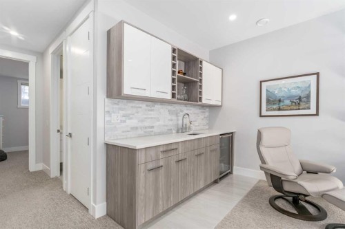 2432 32 Street Sw, Calgary, AB - Indoor Photo Showing Other Room