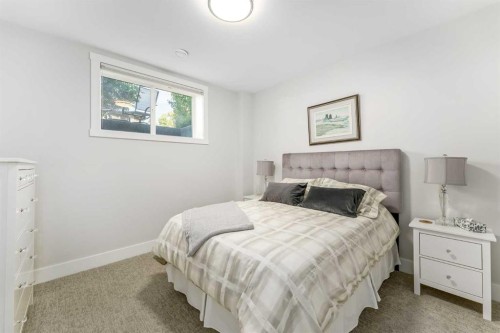 2432 32 Street Sw, Calgary, AB - Indoor Photo Showing Bedroom
