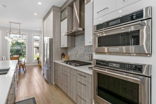 2432 32 Street Sw, Calgary, AB - Indoor Photo Showing Kitchen With Upgraded Kitchen